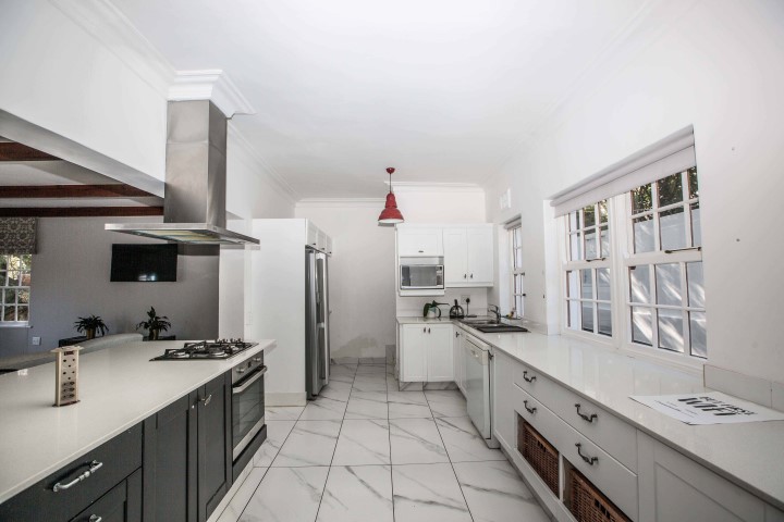 4 Bedroom Property for Sale in Overkloof Western Cape